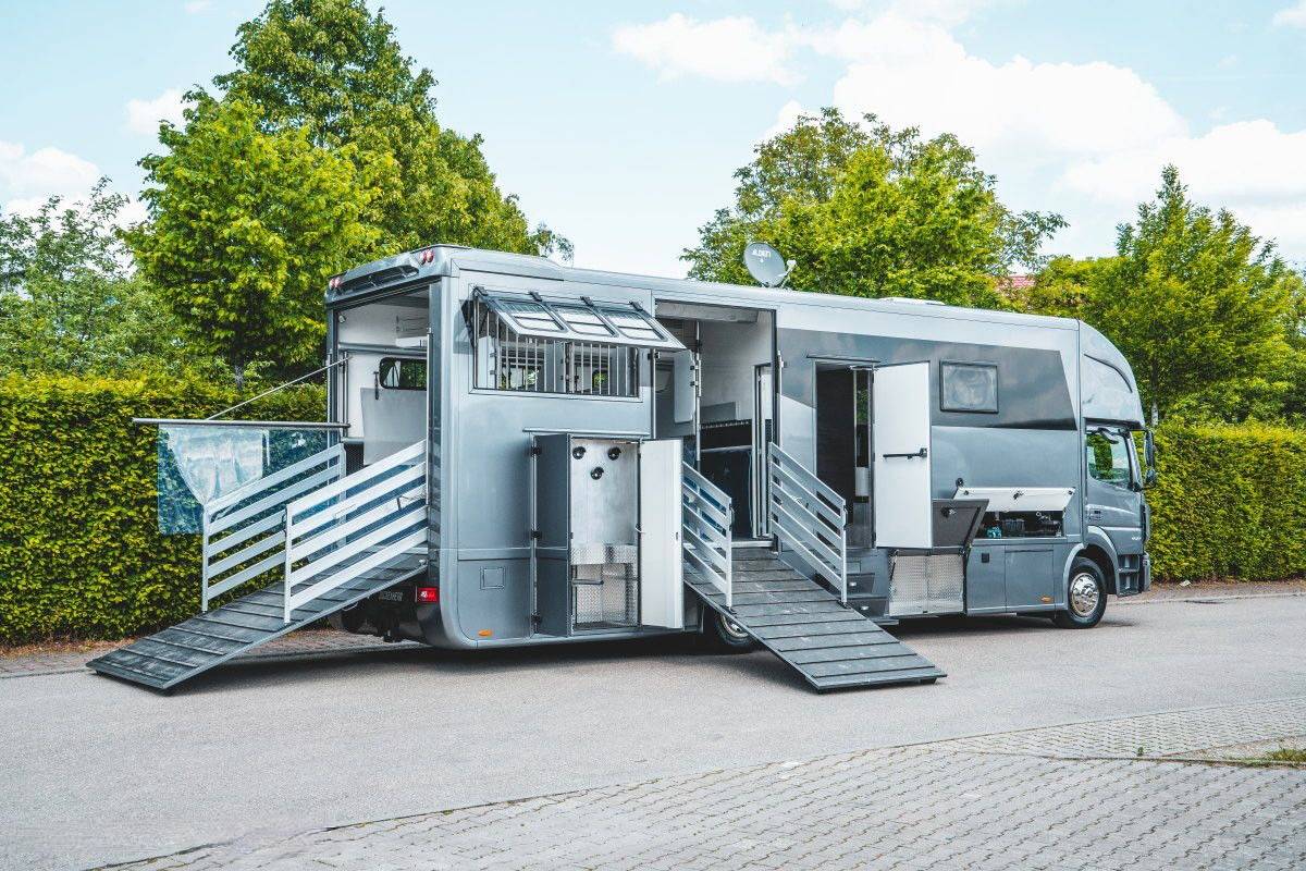 Zware paardenvrachtwagen (groot rijbewijs) Mercedes MERCEDES-BENZ 0 Tweedehands