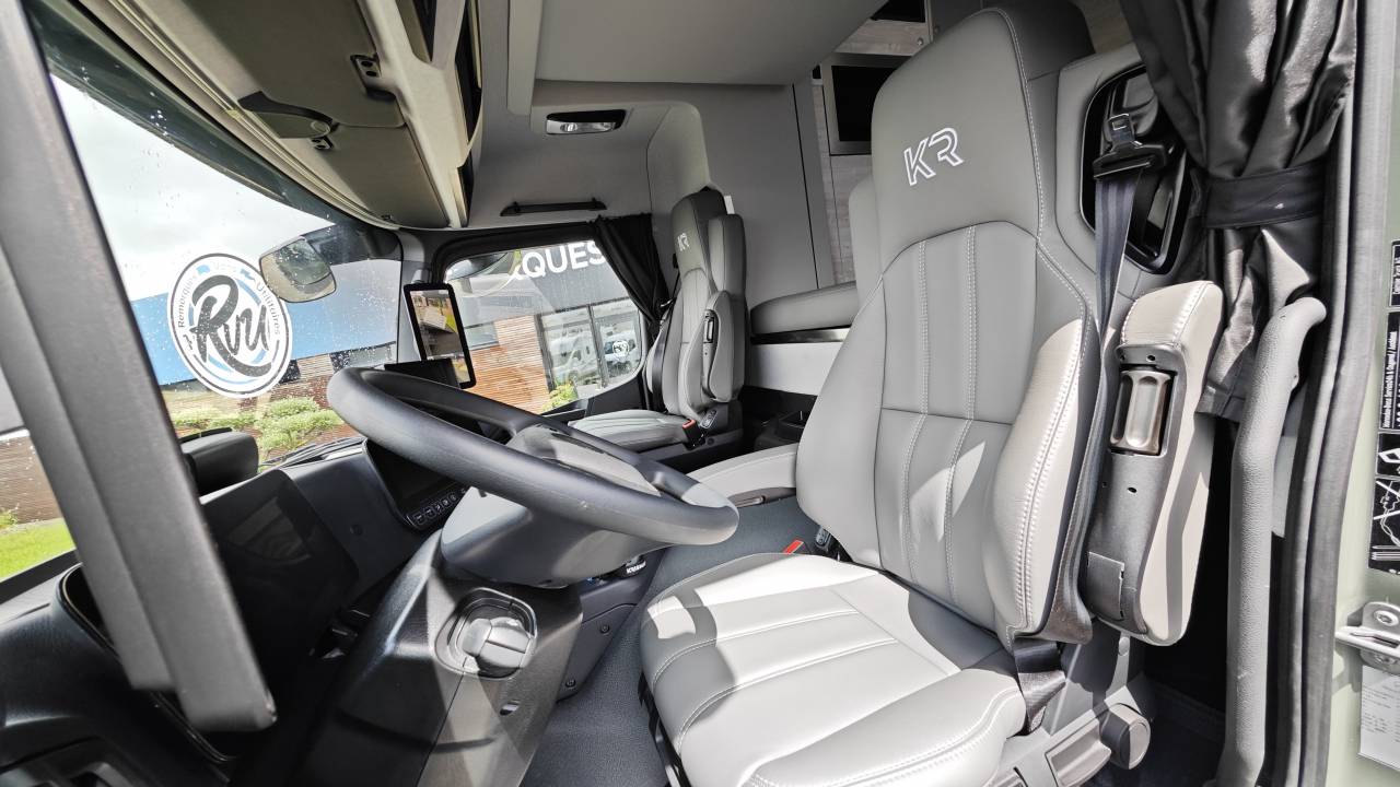 Zware paardenvrachtwagen (groot rijbewijs) Mercedes Classicspace 2640 2024 Nieuw