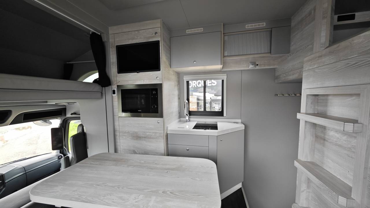 Zware paardenvrachtwagen (groot rijbewijs) Mercedes Classicspace 2640 2024 Nieuw