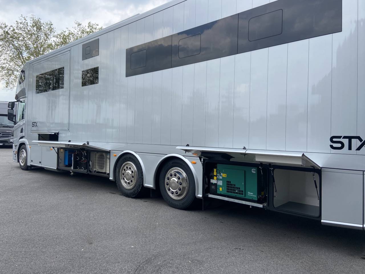 Zware paardenvrachtwagen (groot rijbewijs) STX  2025 Nieuw