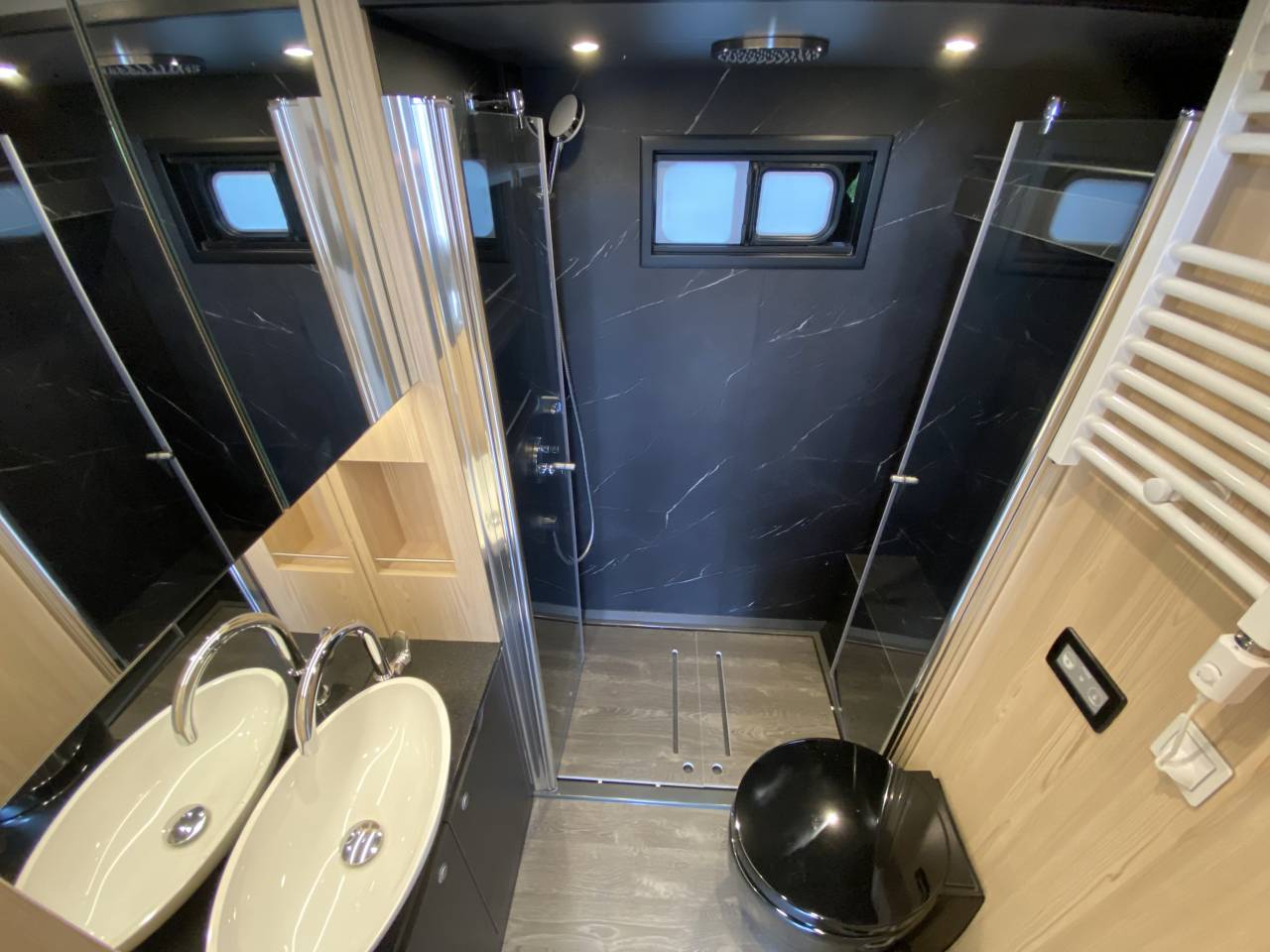 Zware paardenvrachtwagen (groot rijbewijs) STX  2025 Nieuw