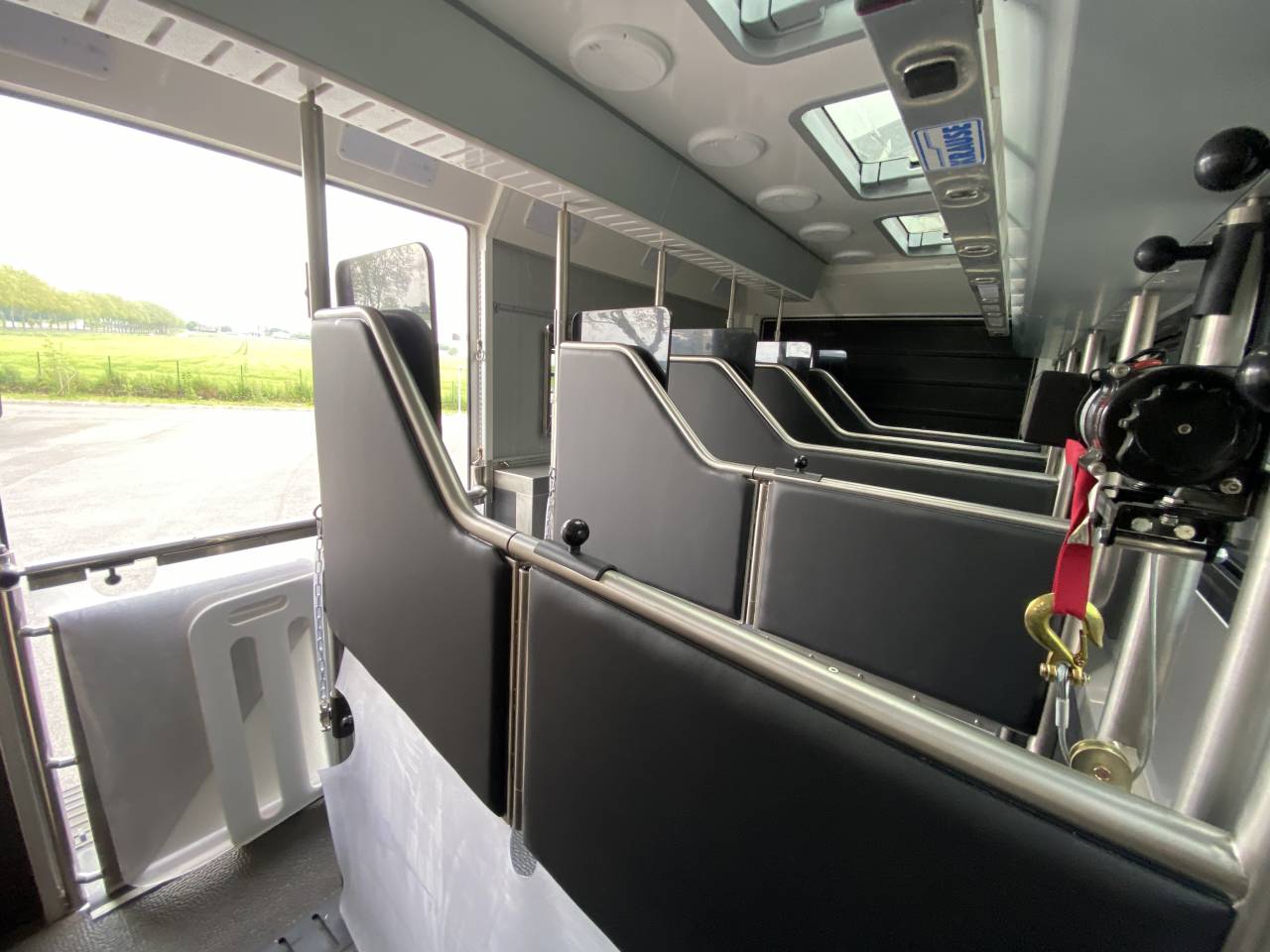 Zware paardenvrachtwagen (groot rijbewijs) STX  2025 Nieuw