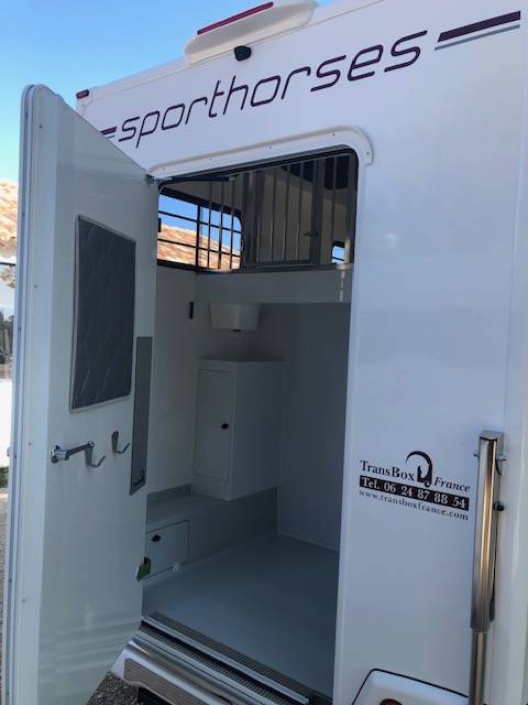 Kleine paardenvrachtwagen (B rijbewijs) Trans Box New svelto 5  2024 Nieuw