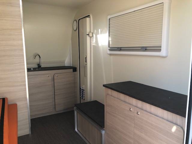 Kleine paardenvrachtwagen (B rijbewijs) Trans Box Svelto et sporting  2023 Nieuw