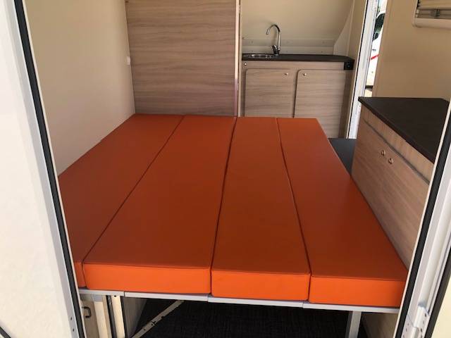 Kleine paardenvrachtwagen (B rijbewijs) Trans Box Svelto et sporting  2023 Nieuw