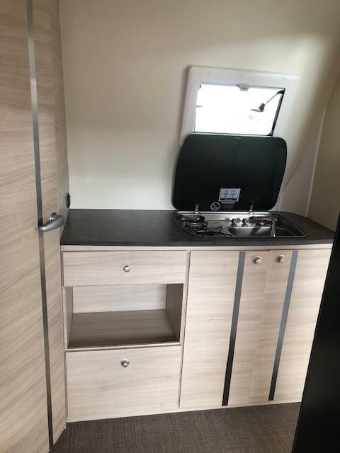 Kleine paardenvrachtwagen (B rijbewijs) Trans Box sporting 4 2023 Nieuw