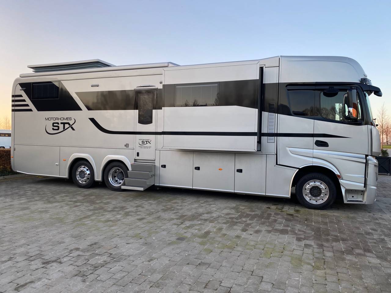 Zware paardenvrachtwagen (groot rijbewijs) STX MERCEDES 2020 Tweedehands