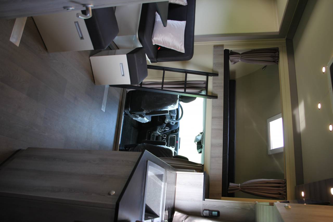 Zware paardenvrachtwagen (groot rijbewijs) Iveco IVECO 0 Nieuw