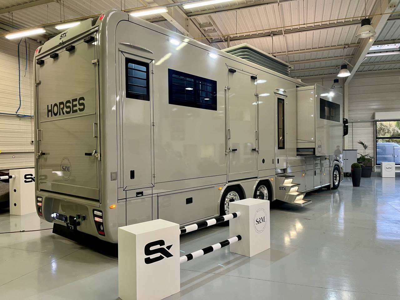 Zware paardenvrachtwagen (groot rijbewijs) STX SCANIA S500 2023 Nieuw