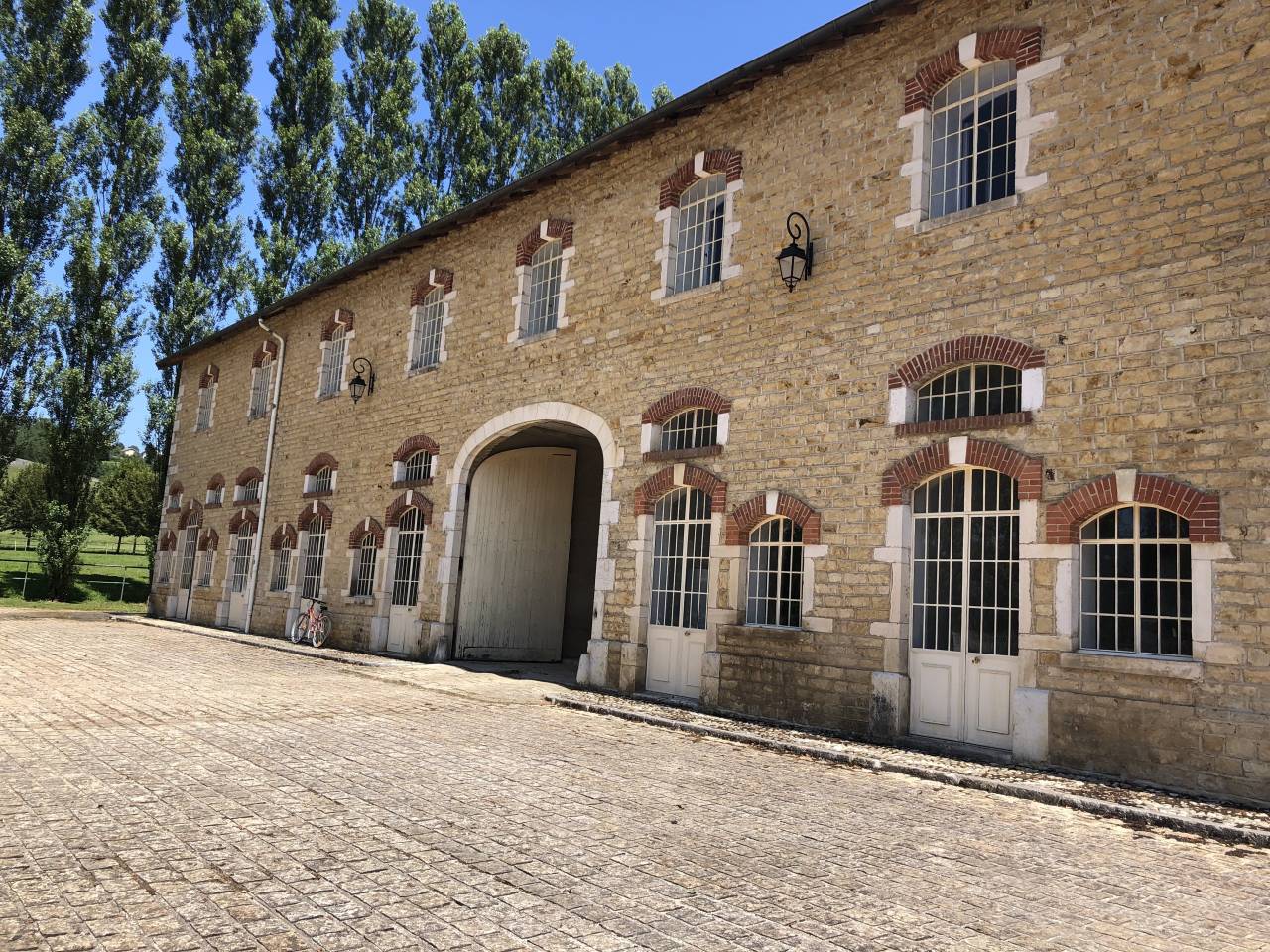 Mooi hippisch vastgoed Koop Jura