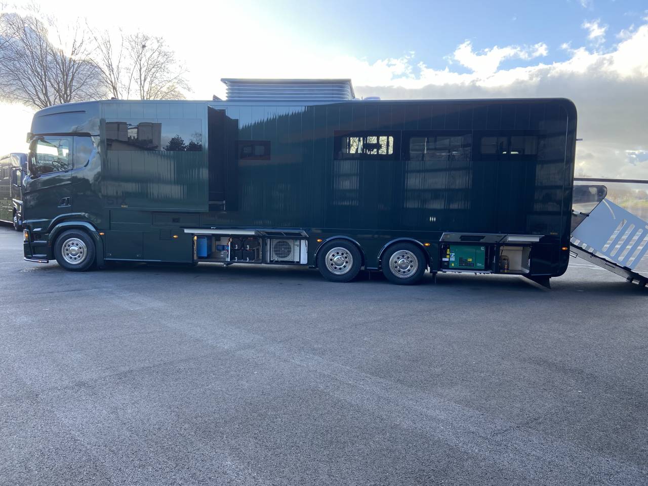 Zware paardenvrachtwagen (groot rijbewijs) STX  2025 Nieuw