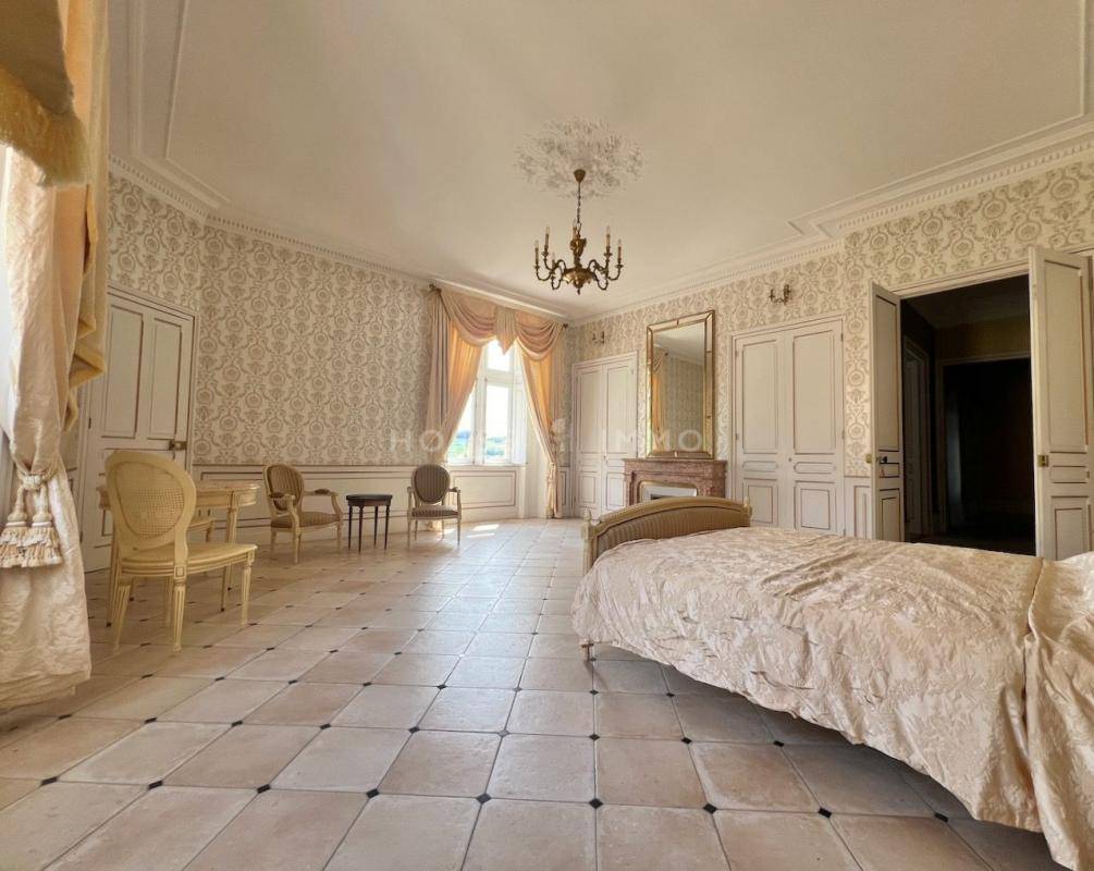 Mooi hippisch vastgoed Koop Jura