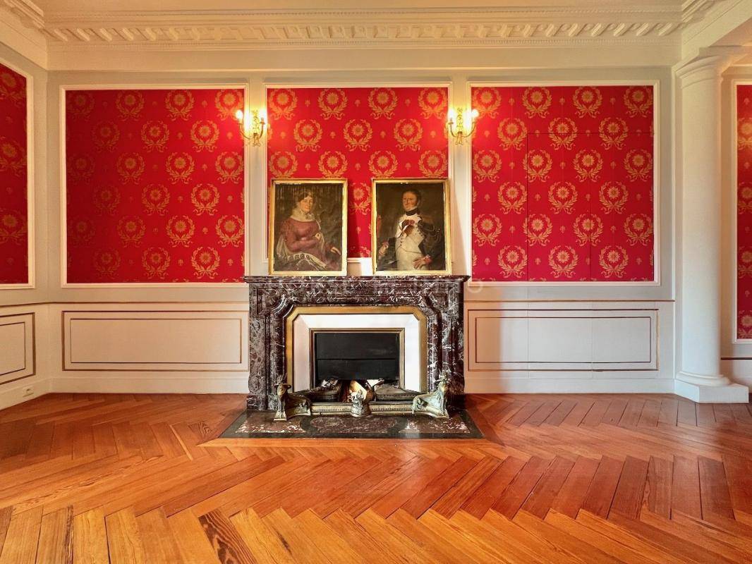 Mooi hippisch vastgoed Koop Jura