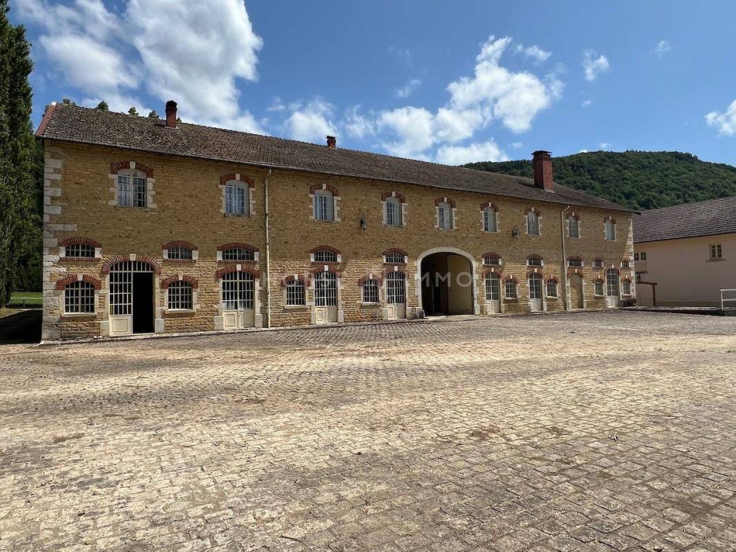 Mooi hippisch vastgoed Koop Jura