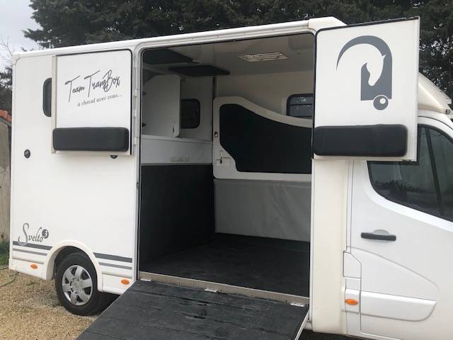 Kleine paardenvrachtwagen (B rijbewijs) Trans Box Svelto 3 2020 Tweedehands