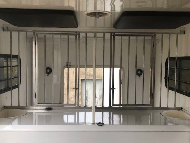 Kleine paardenvrachtwagen (B rijbewijs) Trans Box Svelto 3 2020 Tweedehands