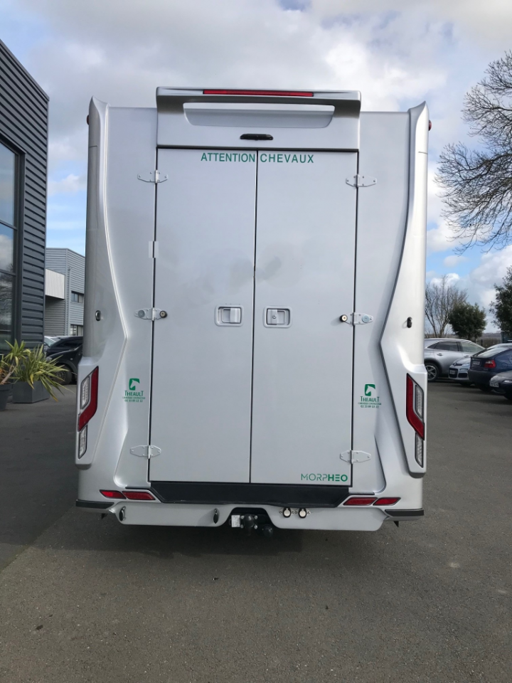Kleine paardenvrachtwagen (B rijbewijs) Renault Master 2019 Tweedehands