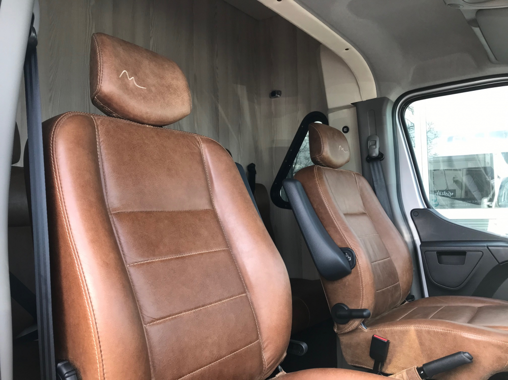 Kleine paardenvrachtwagen (B rijbewijs) Renault Master 2019 Tweedehands