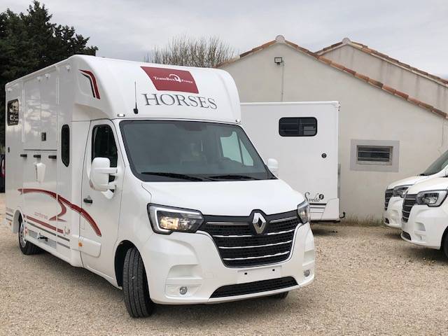 Kleine paardenvrachtwagen (B rijbewijs) Trans Box New Svelto4 R  2024 Nieuw