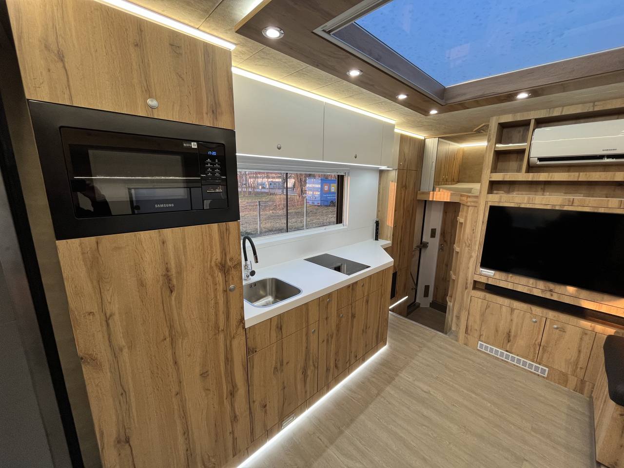 Zware paardenvrachtwagen (groot rijbewijs) Scania SCANIA 0 Nieuw