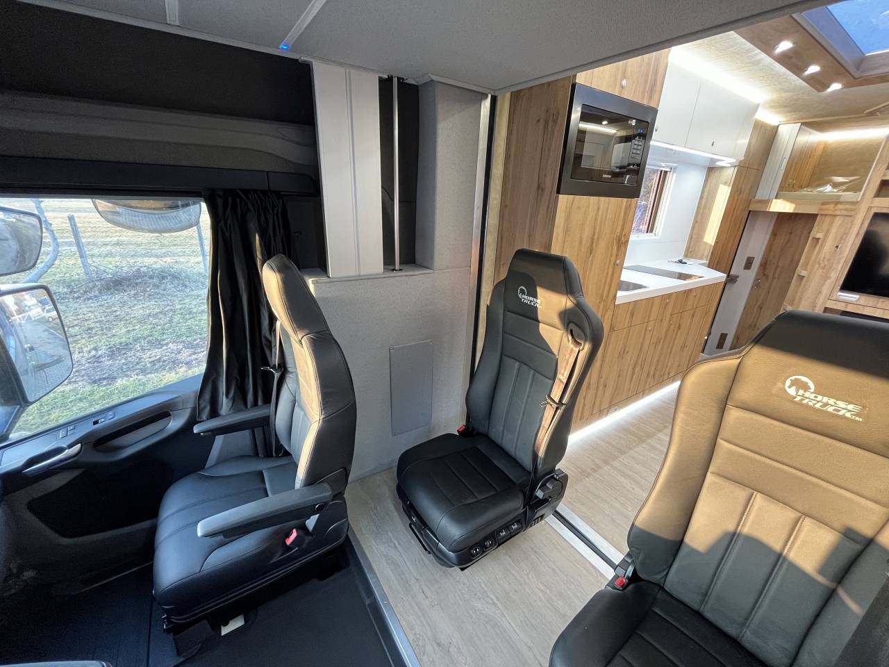 Zware paardenvrachtwagen (groot rijbewijs) Scania SCANIA 0 Nieuw