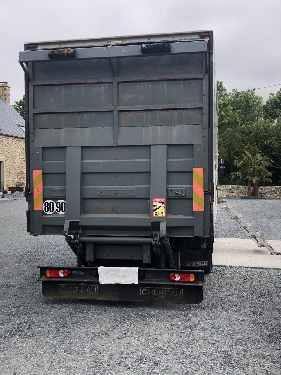 Zware paardenvrachtwagen (groot rijbewijs) Renault MIDLUM 240 DXI - 16 tonnes 2008 Tweedehands