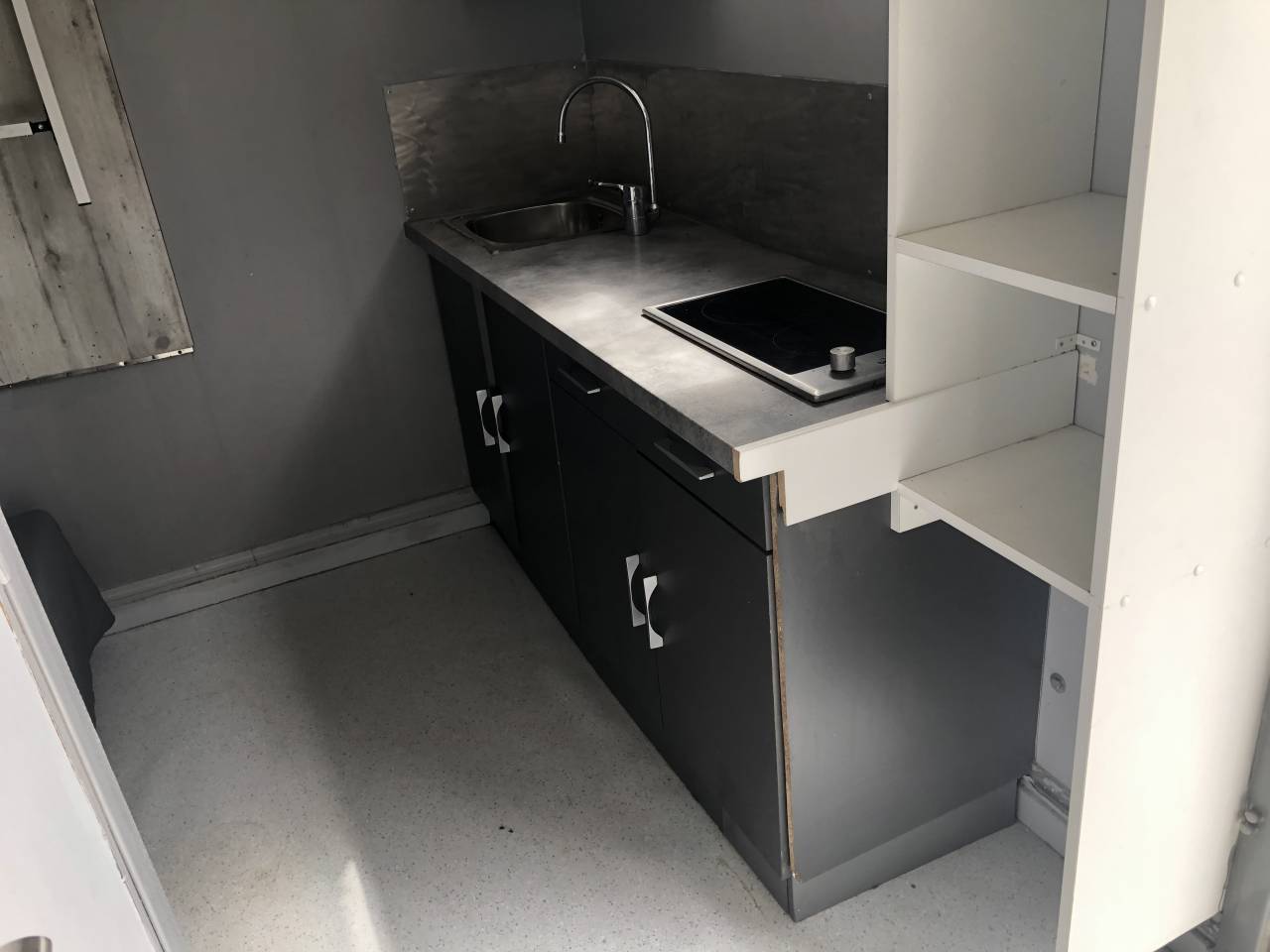 Zware paardenvrachtwagen (groot rijbewijs) Renault MIDLUM 240 DXI - 16 tonnes 2008 Tweedehands