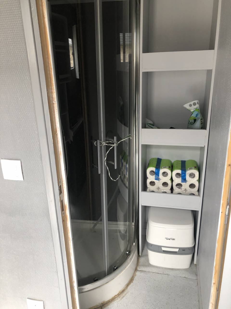 Zware paardenvrachtwagen (groot rijbewijs) Renault MIDLUM 240 DXI - 16 tonnes 2008 Tweedehands