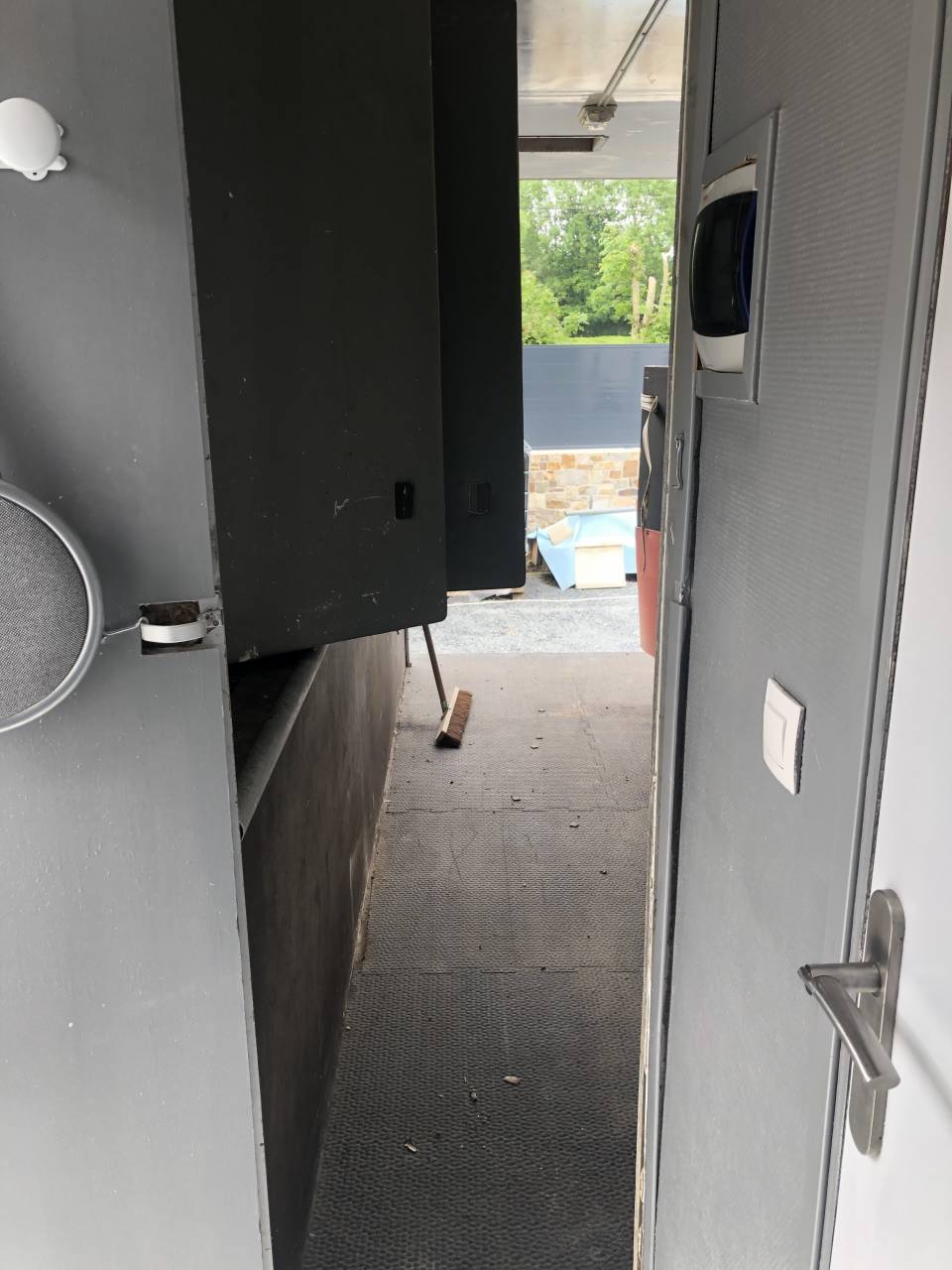 Zware paardenvrachtwagen (groot rijbewijs) Renault MIDLUM 240 DXI - 16 tonnes 2008 Tweedehands