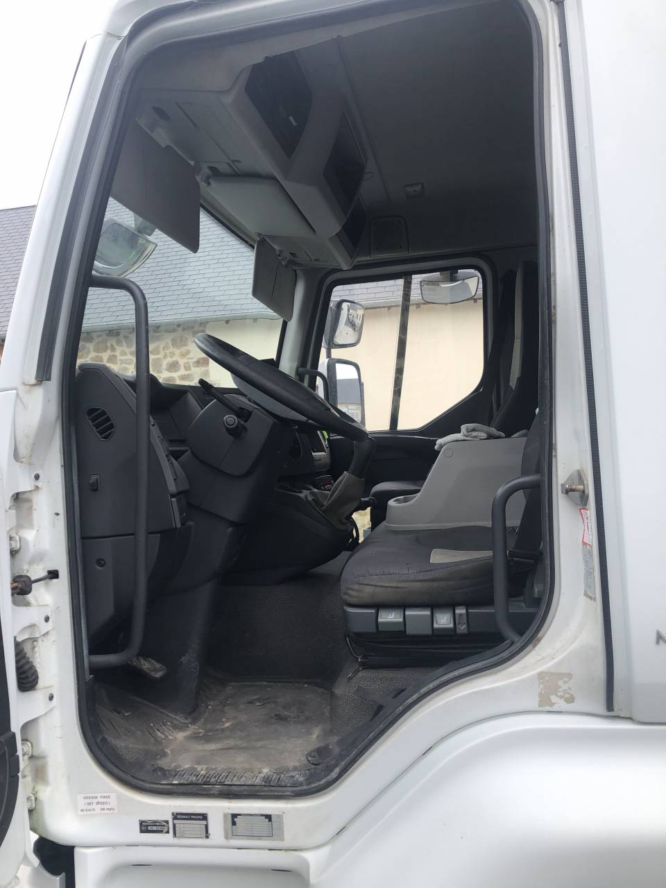 Zware paardenvrachtwagen (groot rijbewijs) Renault MIDLUM 240 DXI - 16 tonnes 2008 Tweedehands