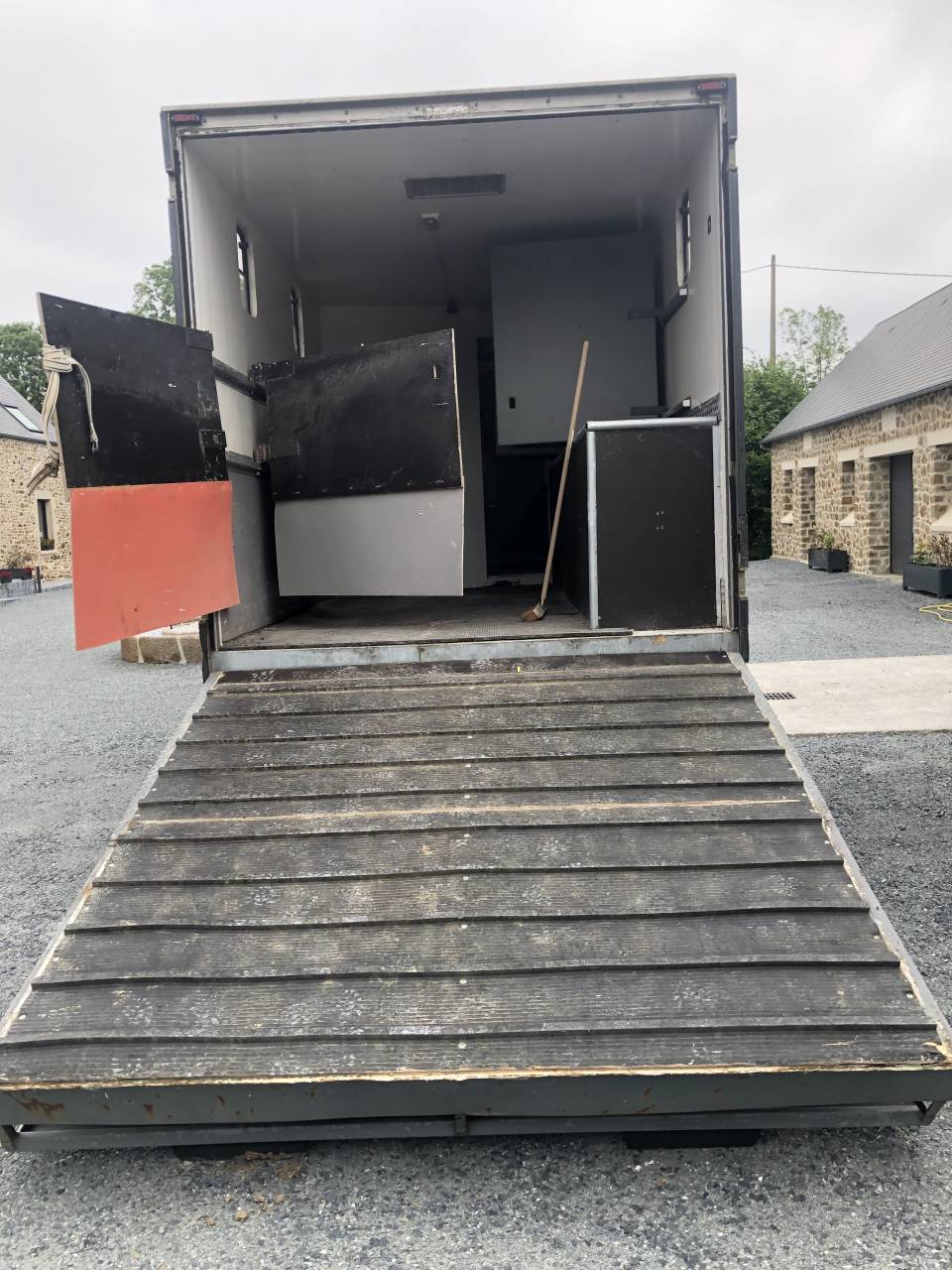 Zware paardenvrachtwagen (groot rijbewijs) Renault MIDLUM 240 DXI - 16 tonnes 2008 Tweedehands