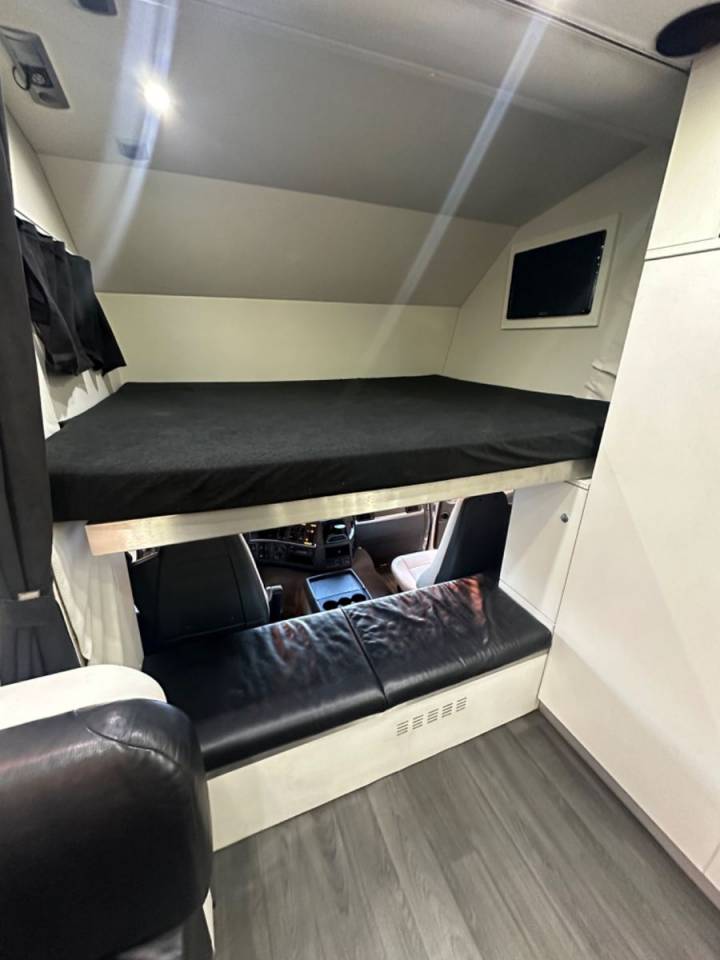 Zware paardenvrachtwagen (groot rijbewijs) Autre marque VOLVO 0 Tweedehands