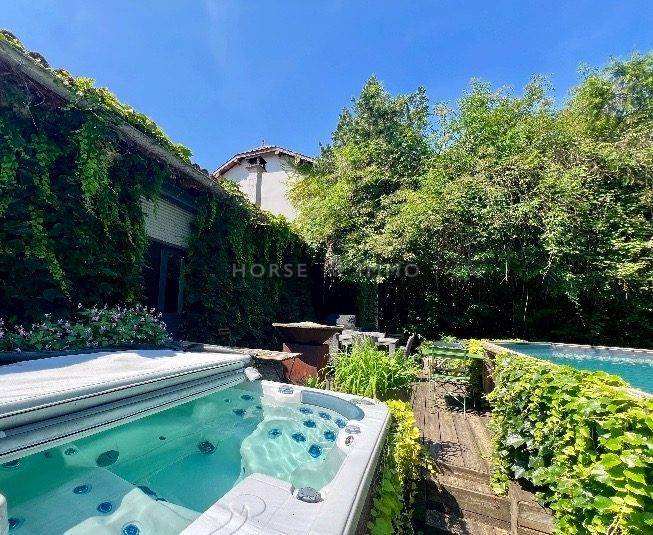 Hippisch vastgoed Koop Ain