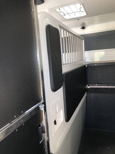 Kleine paardenvrachtwagen (B rijbewijs) Trans Box New Svelto 3 2024 Tweedehands
