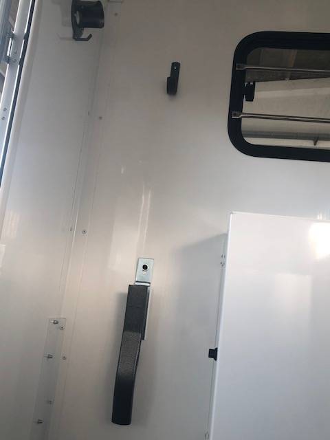 Kleine paardenvrachtwagen (B rijbewijs) Trans Box New Svelto 3 2024 Tweedehands