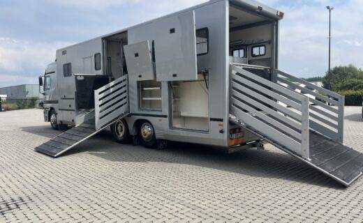 Zware paardenvrachtwagen (groot rijbewijs) Mercedes actros 2000 Tweedehands