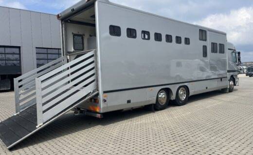 Zware paardenvrachtwagen (groot rijbewijs) Mercedes actros 2000 Tweedehands