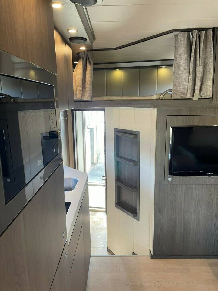 Zware paardenvrachtwagen (groot rijbewijs) Iveco IVECO 0 Tweedehands