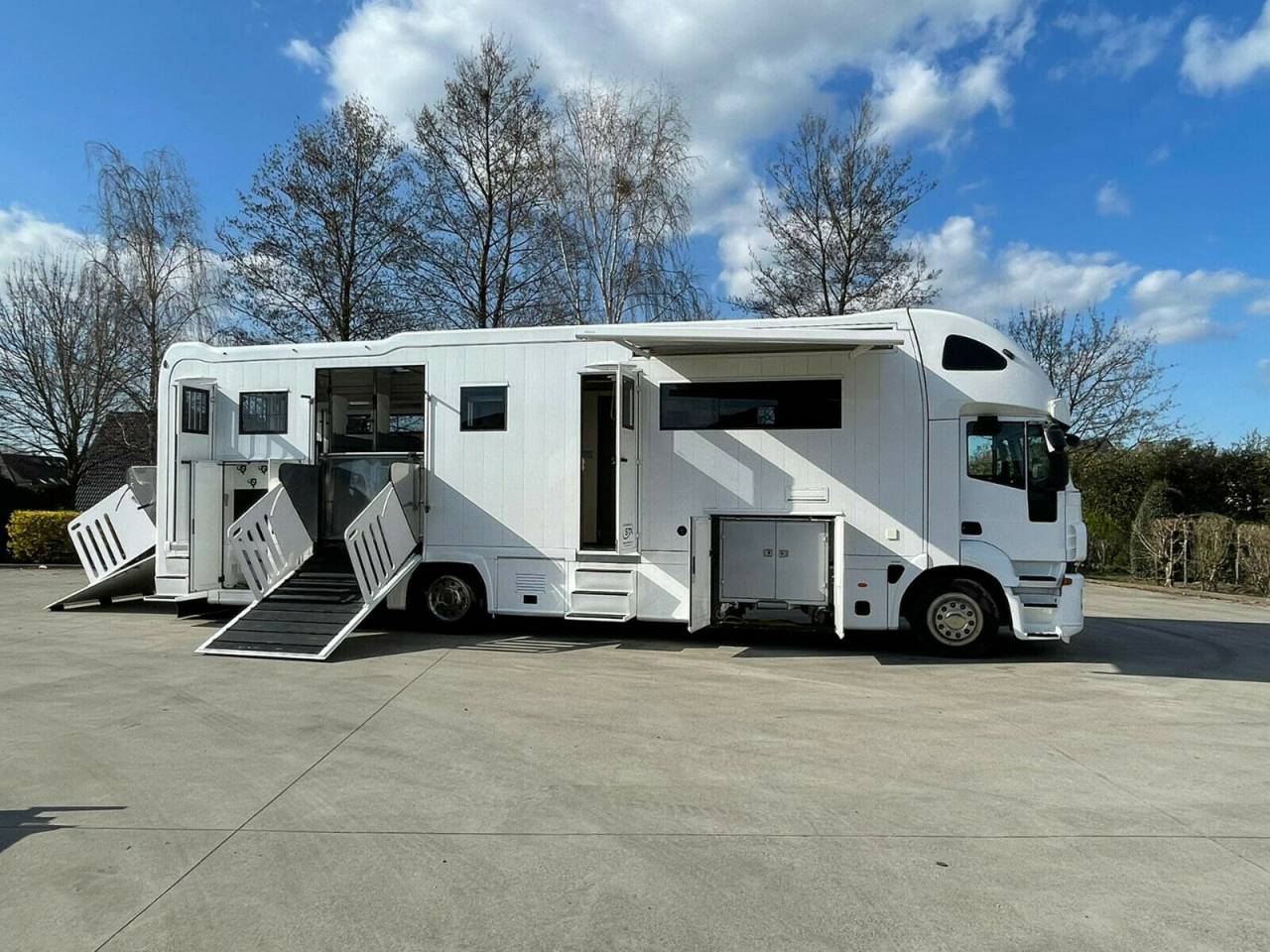 Zware paardenvrachtwagen (groot rijbewijs) Iveco IVECO 0 Tweedehands