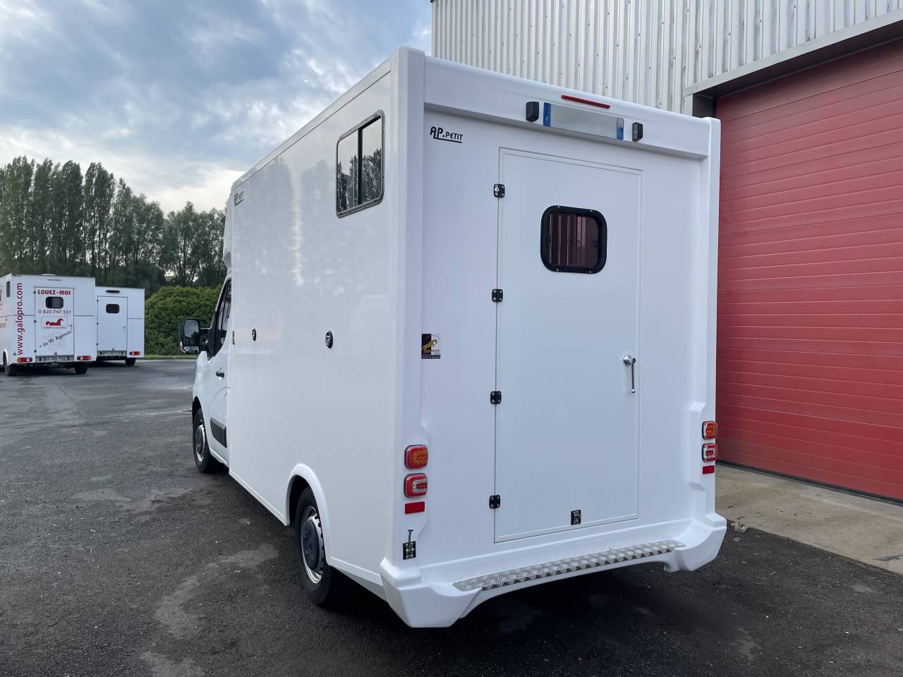 Kleine paardenvrachtwagen (B rijbewijs) AP Petit Renault MASTER L2 2020 Tweedehands