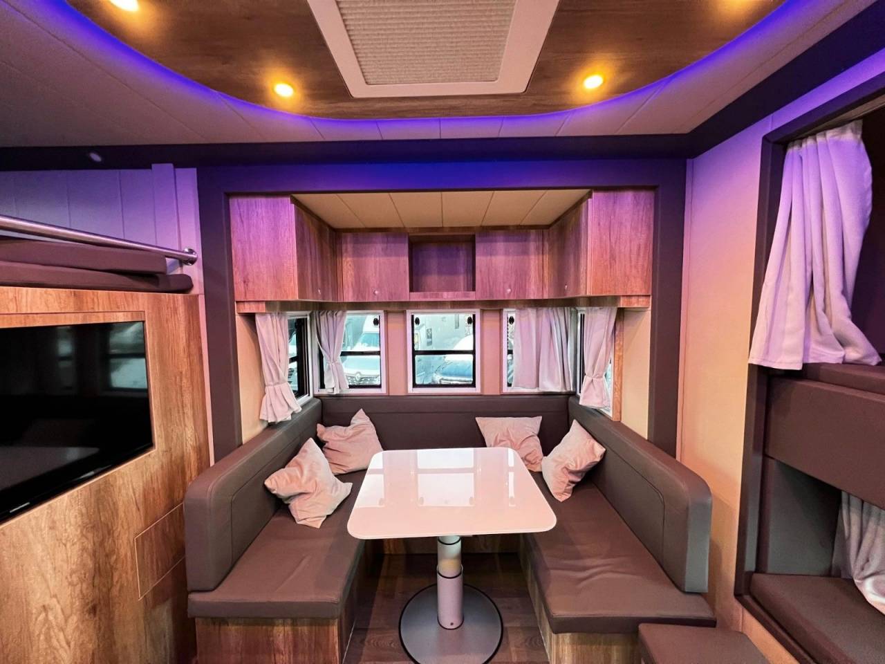 Zware paardenvrachtwagen (groot rijbewijs) Man MAN 0 Tweedehands