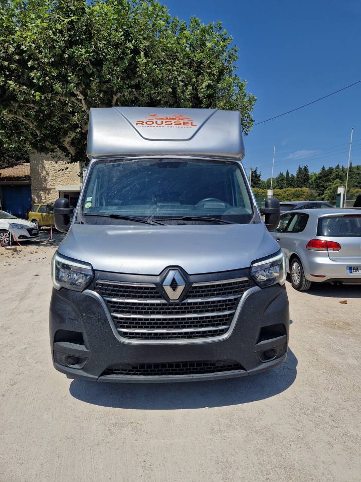 Kleine paardenvrachtwagen (B rijbewijs) Les Vans Roussel MASTER 2020 Nieuw