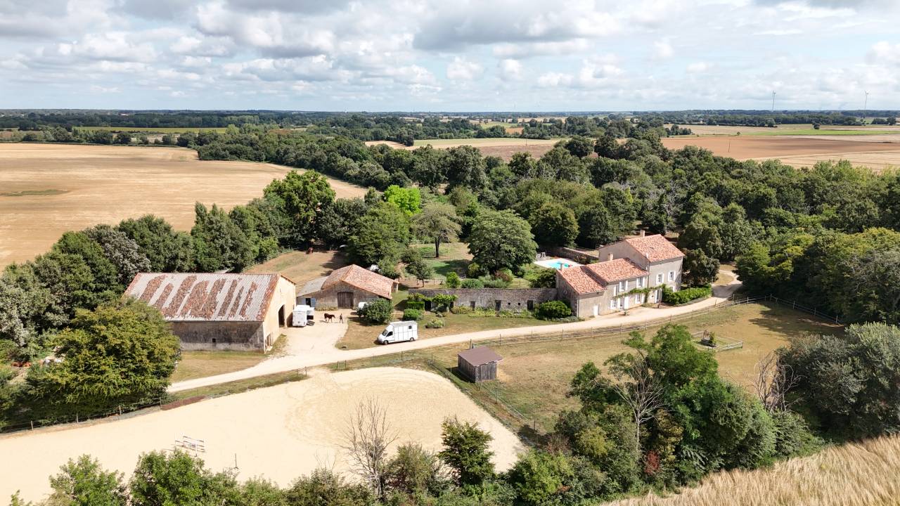 Mooi hippisch vastgoed Koop Vienne