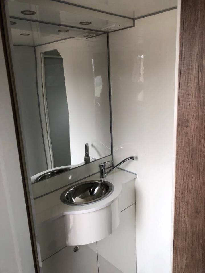 Zware paardenvrachtwagen (groot rijbewijs) Autre marque FUSO  0 Nieuw