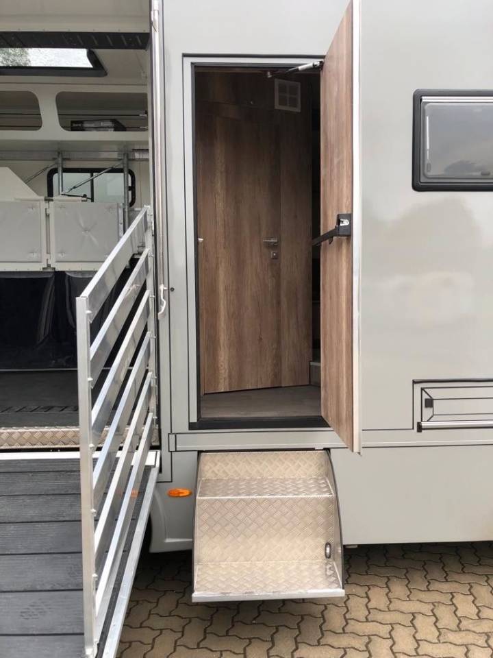 Zware paardenvrachtwagen (groot rijbewijs) Autre marque FUSO  0 Nieuw