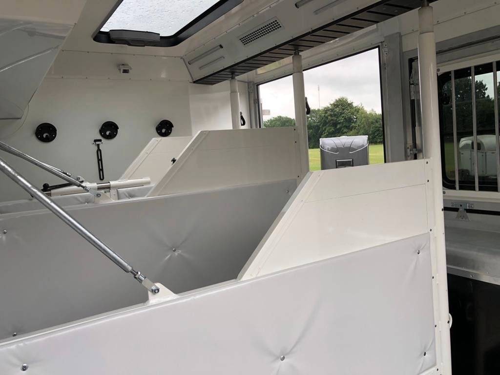 Zware paardenvrachtwagen (groot rijbewijs) Autre marque FUSO  0 Nieuw