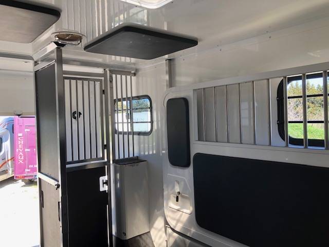 Kleine paardenvrachtwagen (B rijbewijs) Trans Box New Svelto 3 2020 Tweedehands