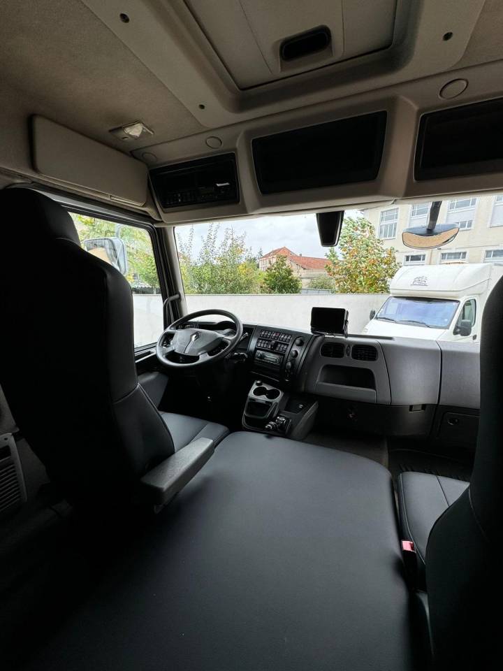 Zware paardenvrachtwagen (groot rijbewijs) Renault Conceptpgo 7  2017 Tweedehands