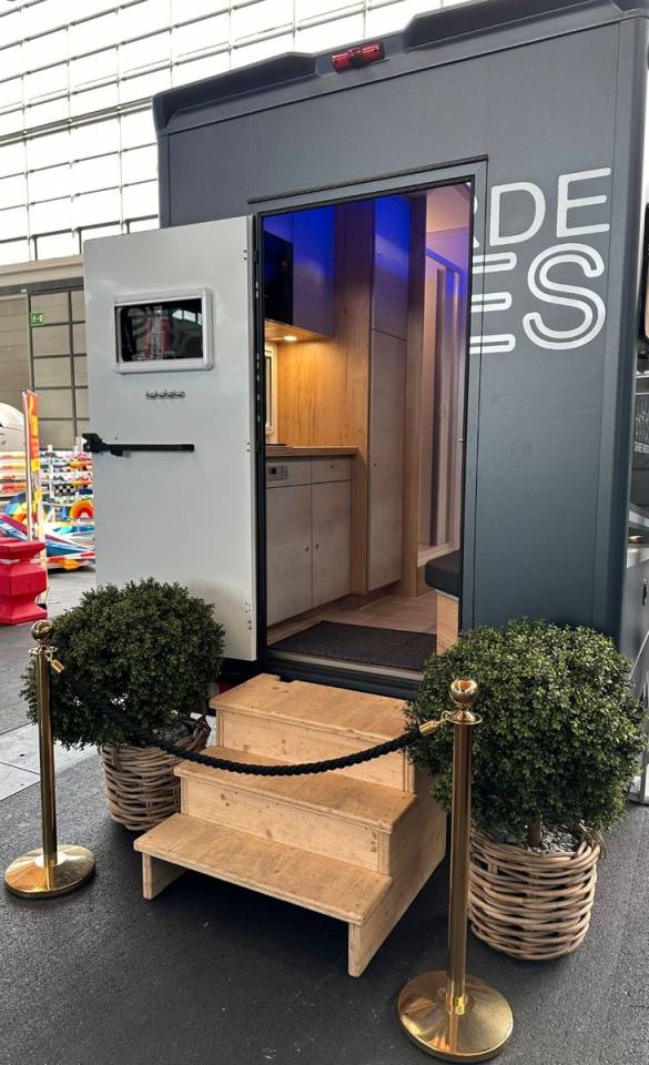 Zware paardenvrachtwagen (groot rijbewijs) Iveco IVECO 0 Nieuw