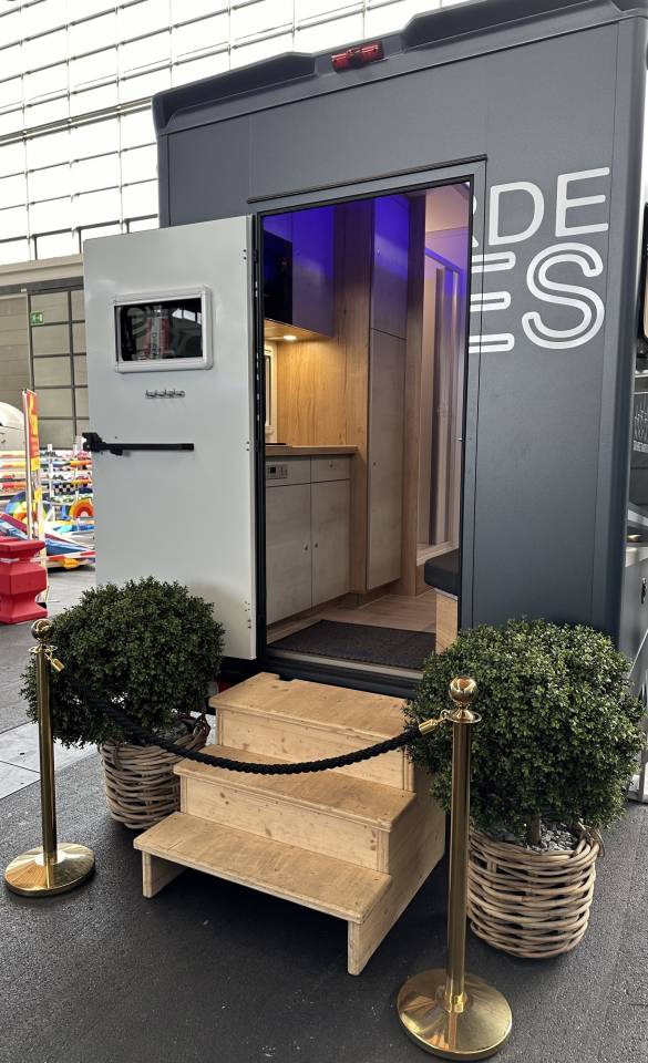 Zware paardenvrachtwagen (groot rijbewijs) Iveco IVECO 0 Nieuw